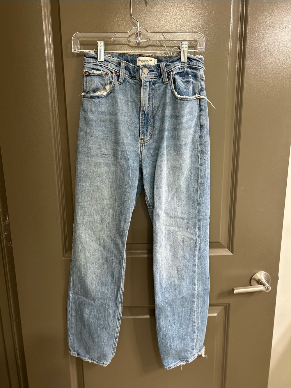 Light Wash Women's Straight-Leg Jeans - Light Blue